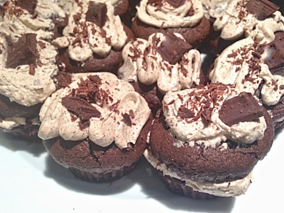 http://veganamericanprincess.com/cinnamon-mocha-whoopie-pie-cupcakes-completely-irresistible-by-cupcake-wars-winner-chef-chloe-coscarelli/