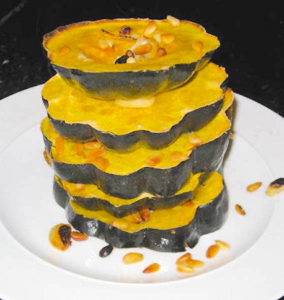 BAKED ACORN SQUASH RINGS WITH PINE NUTS AND GARLIC 